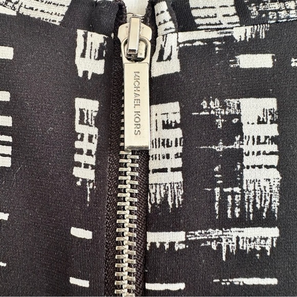 MICHAEL Michael Kors Black and White Patterned Long Sleeve Midi Dress - Picture 7 of 8